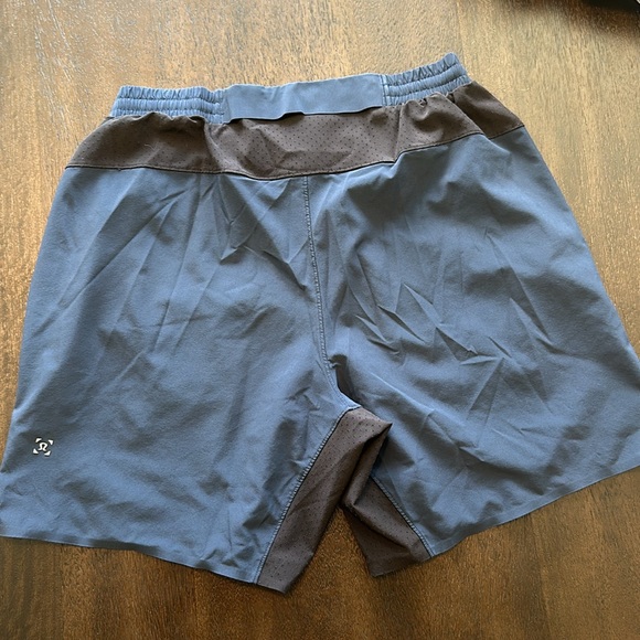 Men’s Lululemon Shorts - Picture 6 of 6